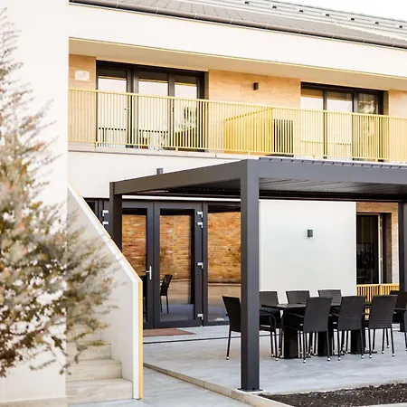 Kqc Boutique Apartahotel 4*